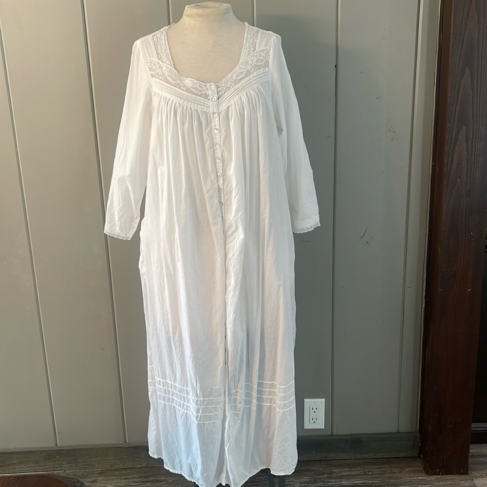 Eillen West Women's Size medium